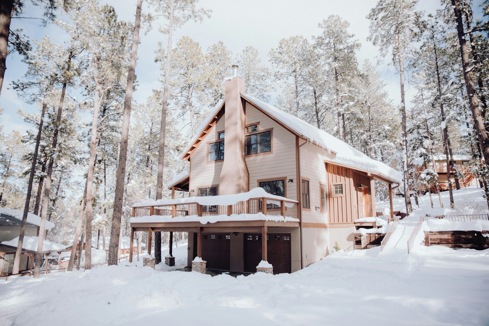 Expert roof repairs and replacements to protect my home this winter